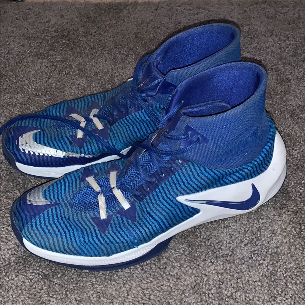 Nike men’s basketball shoes zoomclearout.